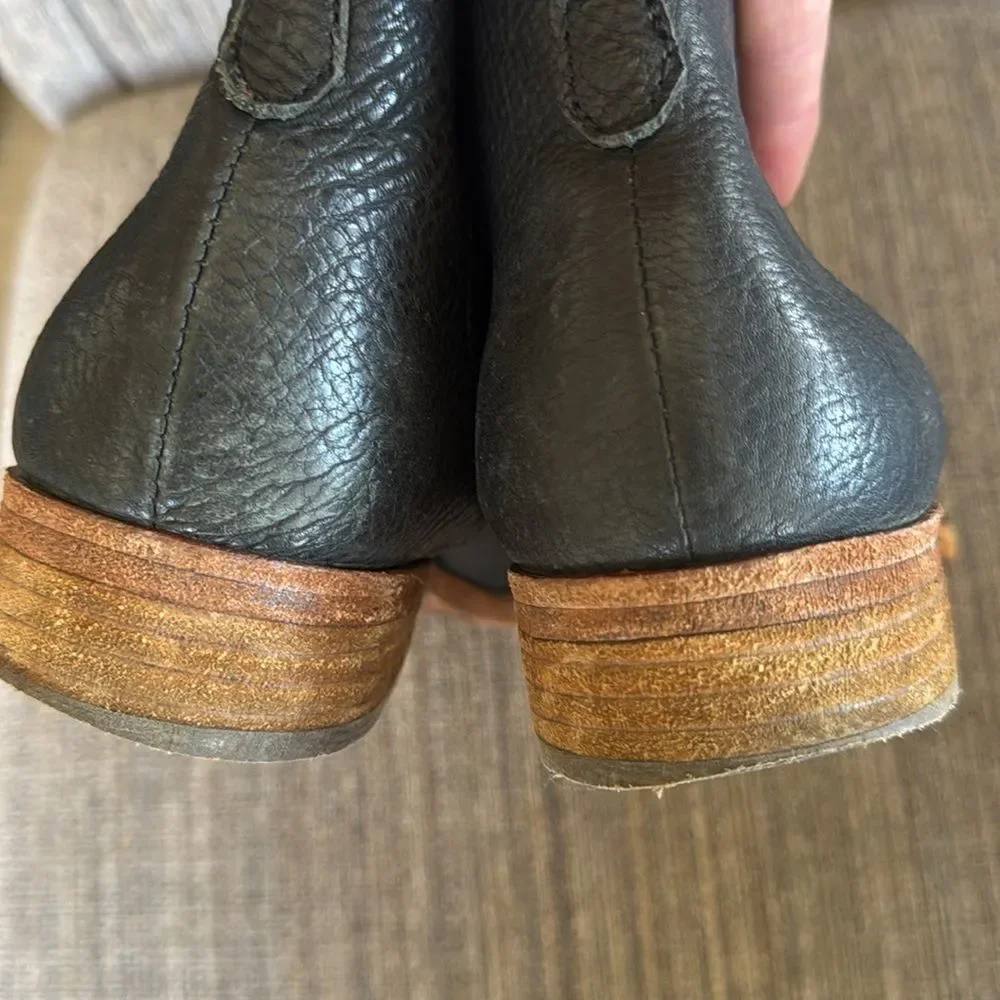Kork-Ease Black Leather Women’s Ankle Boots Booties Slip On Low Heel Size 9M GUC
